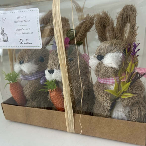 Set of 3 Brown Bunny Figurines with Carrots and Flowers - Picture 8 of 9